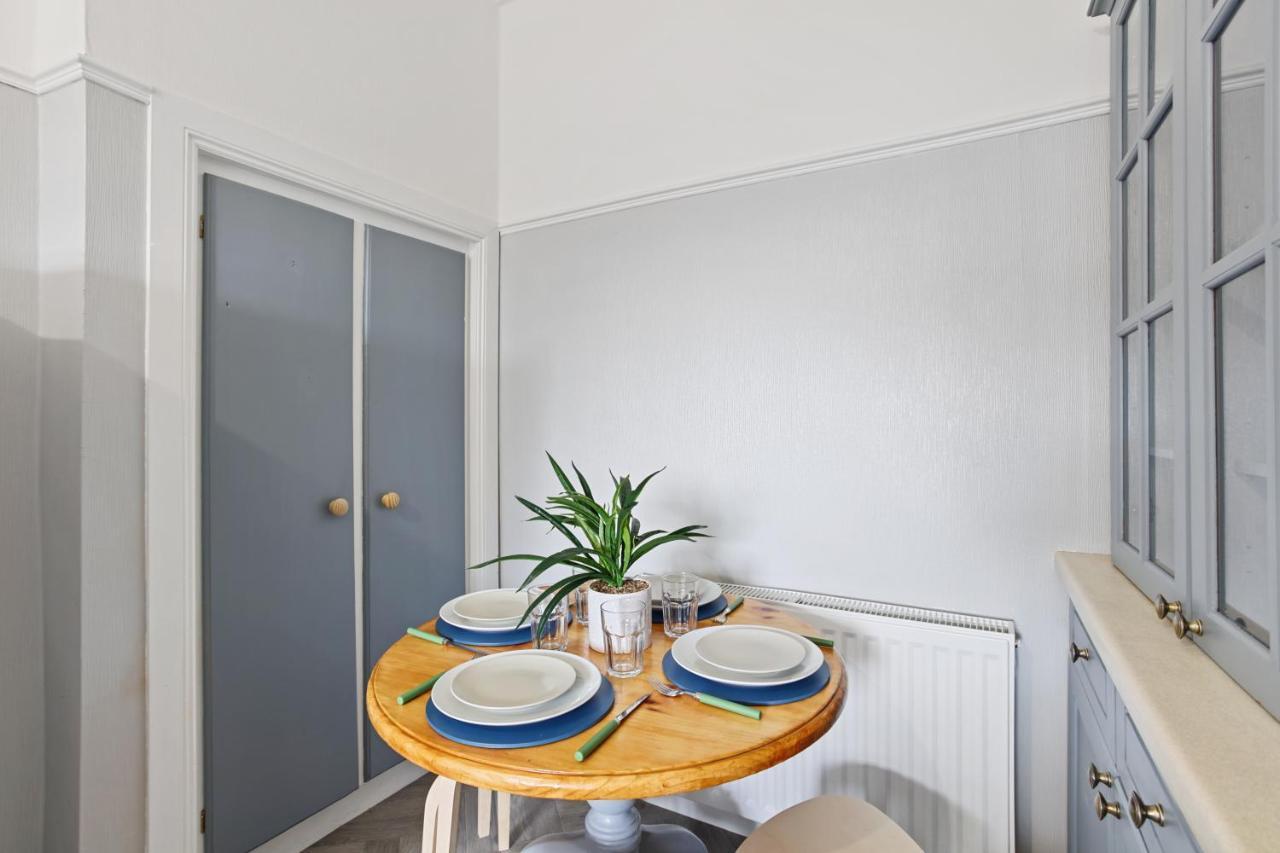 Lovely 3 Bedroom Apartment In Aberdeen Centre מראה חיצוני תמונה